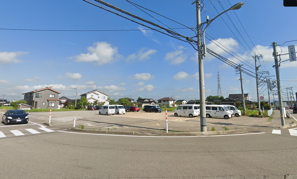 富山県高岡市戸出春日366番1・2・3