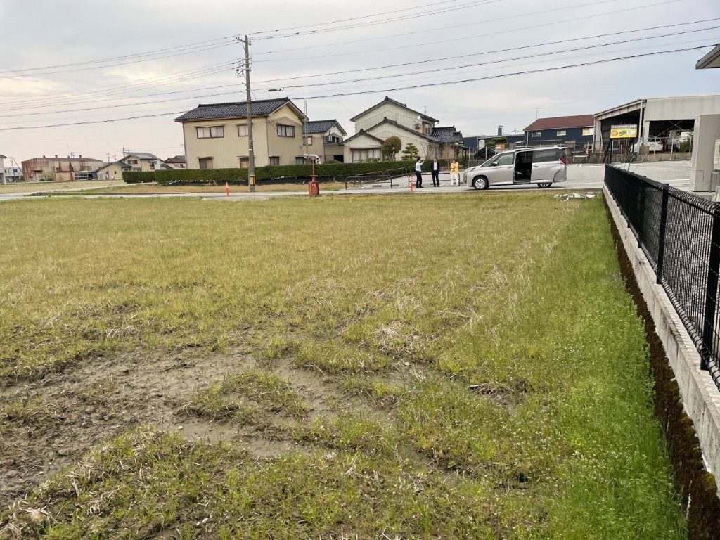 富山県魚津市吉島979番